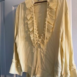 HM limited pale, yellow blouse, brand new, extra small